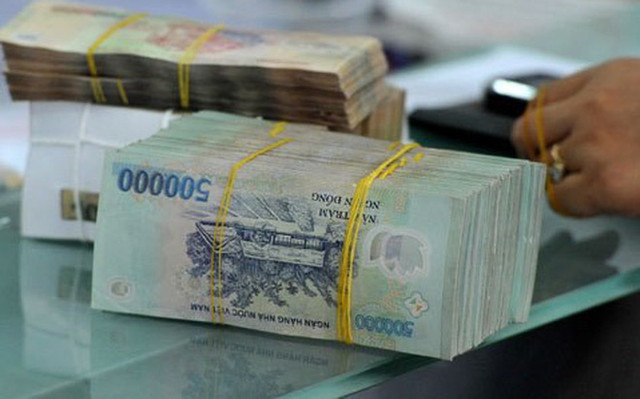 Chứng khoán 'ế' thanh khoản, tiền chảy hết vào ngân hàng dù lãi suất thấp Chung khoan 'e' thanh khoan, tien chay het vao ngan hang du lai suat thap