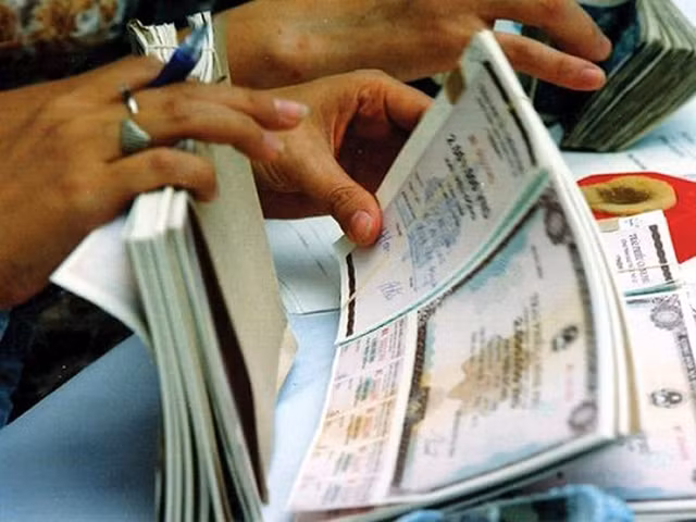 Luong trai phieu Chinh phu phat hanh thap nhat trong 1 nam qua?