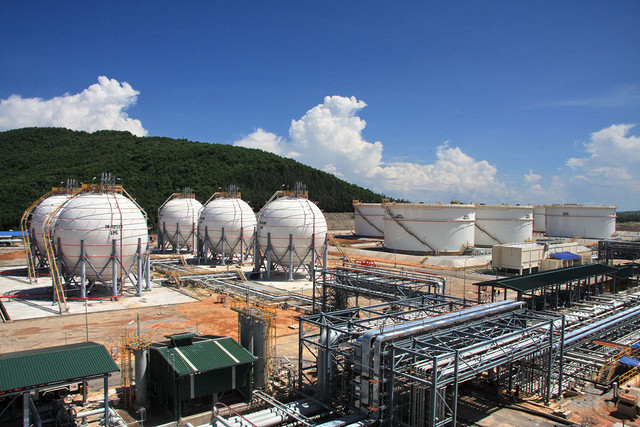 Khó khăn của BSR: Dự báo lãi 2024 giảm 25%, trễ hẹn niêm yết trên HoSE Kho khan cua BSR: Du bao lai 2024 giam 25%, tre hen niem yet tren HoSE