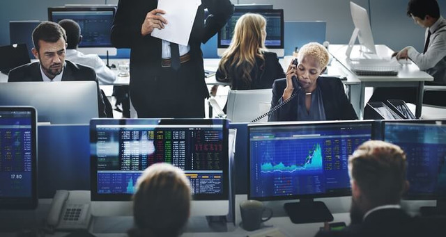 Dự báo VN-Index quanh vùng 1.010-1.030 trong tuần giao dịch đầu năm 2022 Du bao VN-Index quanh vung 1.010-1.030 trong tuan giao dich dau nam 2022