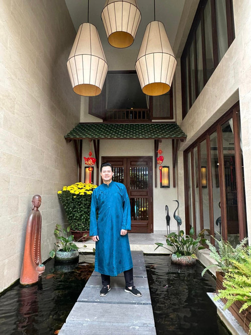 Ben trong biet thu bac ty cua ca si Quang Dung-Hinh-6