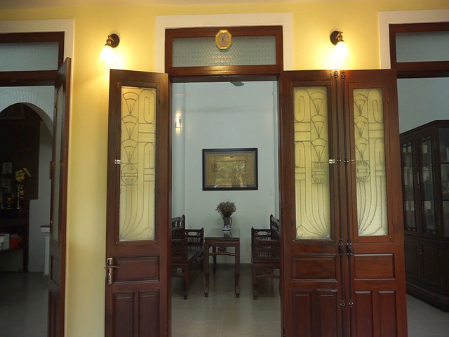 Ca sĩ Long Nhật khoe biệt phủ hơn 500 m2 trị giá 21 tỷ tại Huế - Hình 3 Ca si Long Nhat khoe biet phu hon 500 m2 tri gia 21 ty tai Hue-Hinh-3