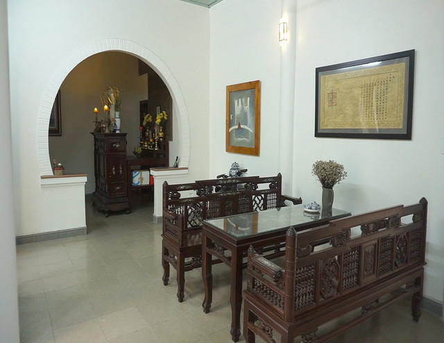 Ca sĩ Long Nhật khoe biệt phủ hơn 500 m2 trị giá 21 tỷ tại Huế - Hình 5 Ca si Long Nhat khoe biet phu hon 500 m2 tri gia 21 ty tai Hue-Hinh-5