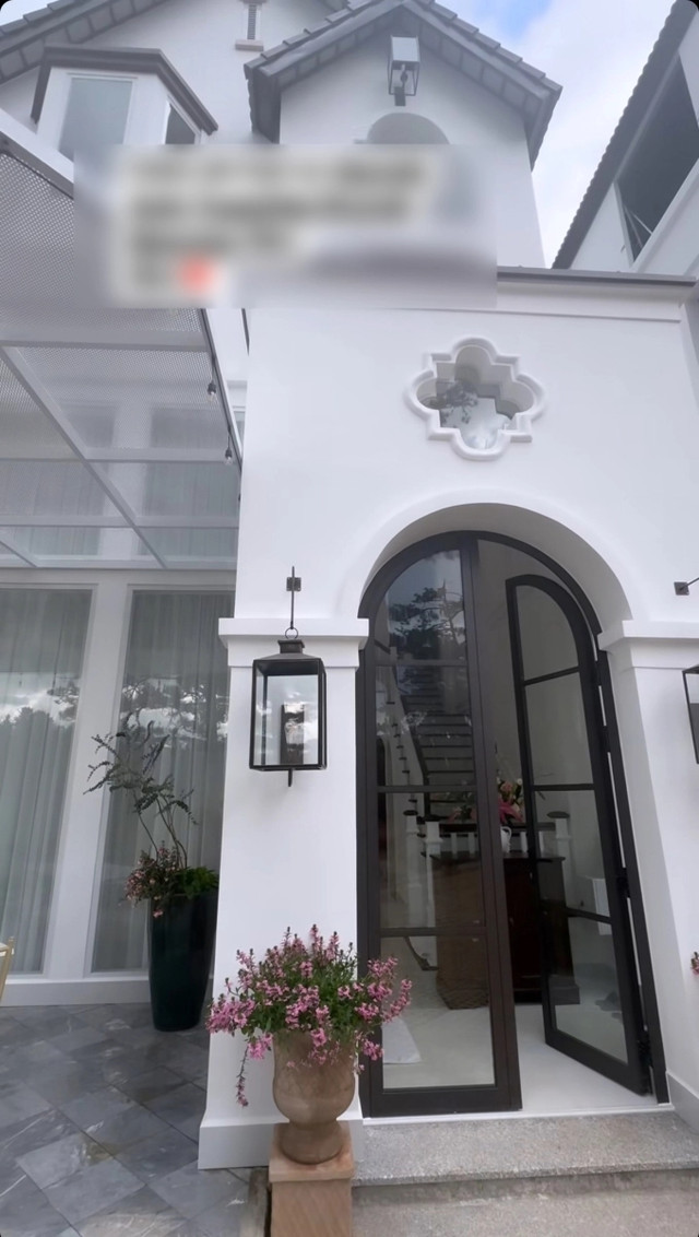Lệ Quyên lại khoe khéo biệt thự vừa hoàn thiện ở Đà Lạt Le Quyen lai khoe kheo biet thu vua hoan thien o Da Lat