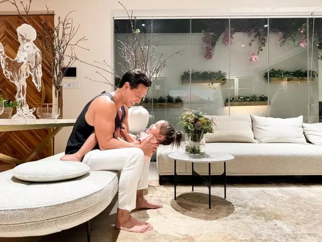 Bên trong cơ ngơi xa hoa 30 tỷ của Kim Lý - Hà Hồ Ben trong co ngoi xa hoa 30 ty cua Kim Ly - Ha Ho