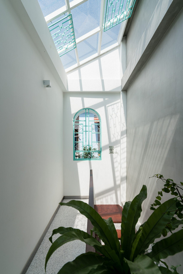 Ngôi nhà có thiết kế độc đáo bên ngoài, bên trong còn gây ấn tượng hơn - Hình 5 Ngoi nha co thiet ke doc dao ben ngoai, ben trong con gay an tuong hon-Hinh-5