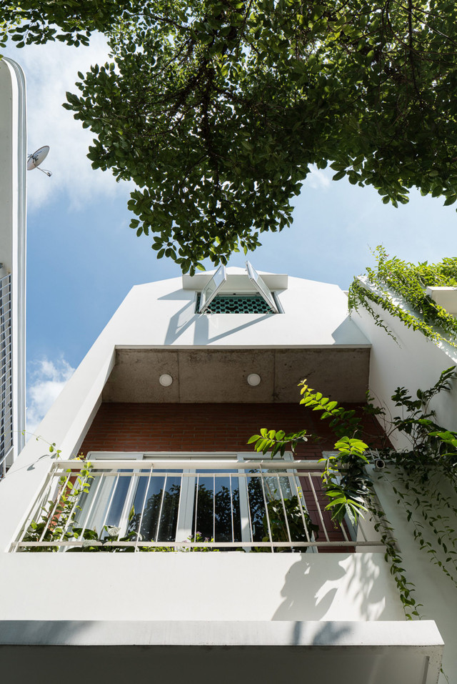 Ngôi nhà có thiết kế độc đáo bên ngoài, bên trong còn gây ấn tượng hơn - Hình 2 Ngoi nha co thiet ke doc dao ben ngoai, ben trong con gay an tuong hon-Hinh-2