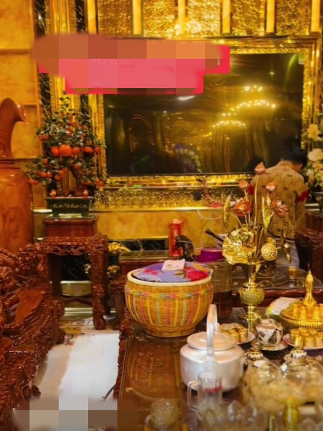 Đại gia đồng nát chi 100 tỷ xây lâu đài dát vàng ở Nghệ An - Hình 11 Dai gia dong nat chi 100 ty xay lau dai dat vang o Nghe An-Hinh-11