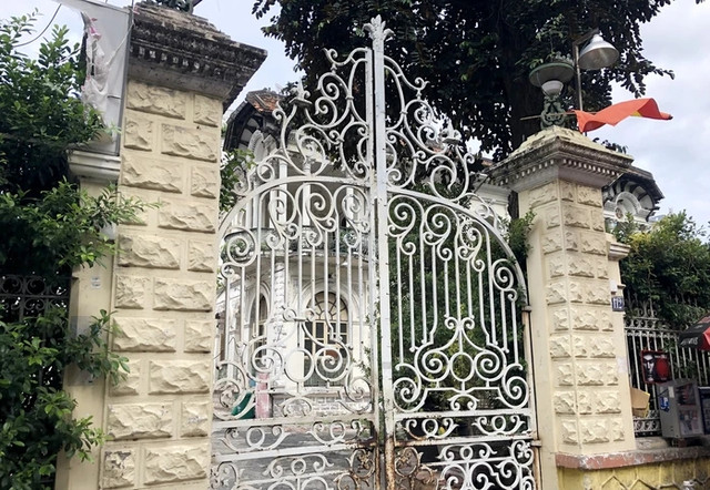 Căn biệt thự đại gia Trương Mỹ Lan xin giữ lại đã hơn 100 năm tuổi - Hình 8 Can biet thu dai gia Truong My Lan xin giu lai da hon 100 nam tuoi-Hinh-8