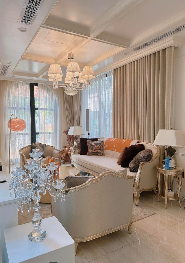 Nội thất sang trọng thượng lưu trong biệt thự 600m2 của Lệ Quyên - Hình 2 Noi that sang trong thuong luu trong biet thu 600m2 cua Le Quyen-Hinh-2