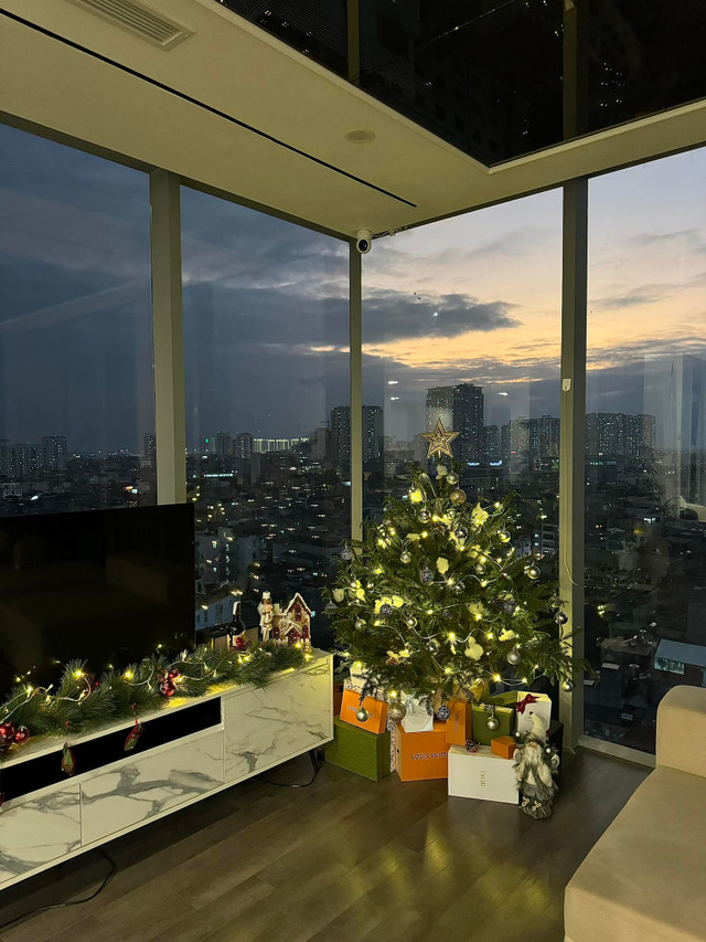 Vào bên trong tổ ấm của hậu vệ Thành Chung và vợ hotgirt - Hình 8 Vao ben trong to am cua hau ve Thanh Chung va vo hotgirt-Hinh-8