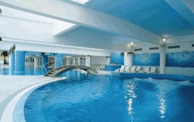 Vào xem dinh thự của gia đình tỷ phú giàu nhất châu Á Mukesh Ambani - Hình 8 Vao xem dinh thu cua gia dinh ty phu giau nhat chau A Mukesh Ambani-Hinh-8