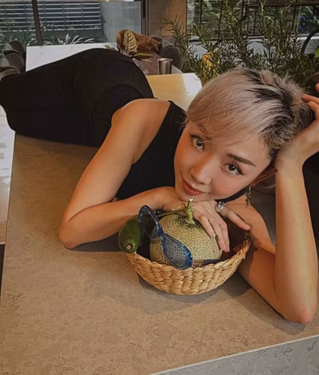 Chi tiet ngoi nha bac ty cua vo chong ca sy Toc Tien - Hoang Touliver-Hinh-9