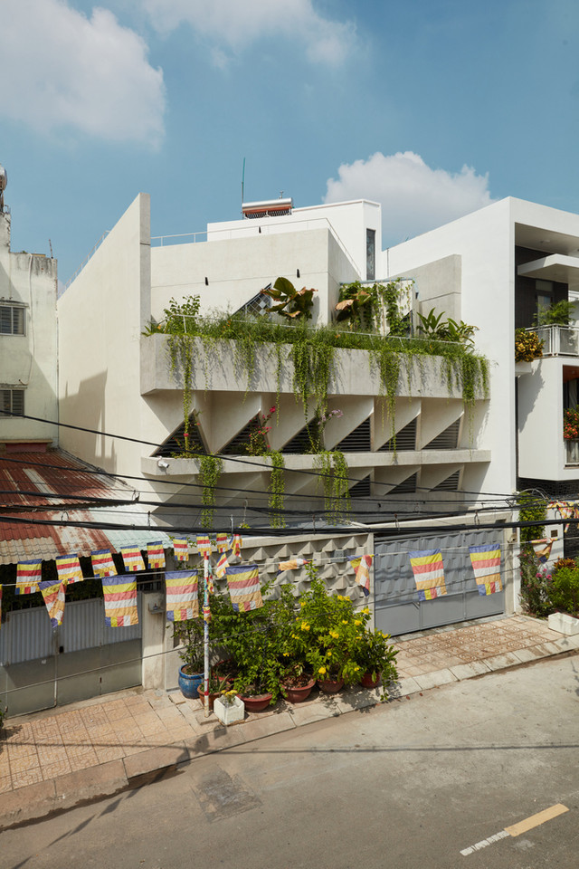 Ngẩn ngơ trước ngôi nhà ngôn ngữ tam giác ở TP HCM - Hình 2 Ngan ngo truoc ngoi nha ngon ngu tam giac o TP HCM-Hinh-2