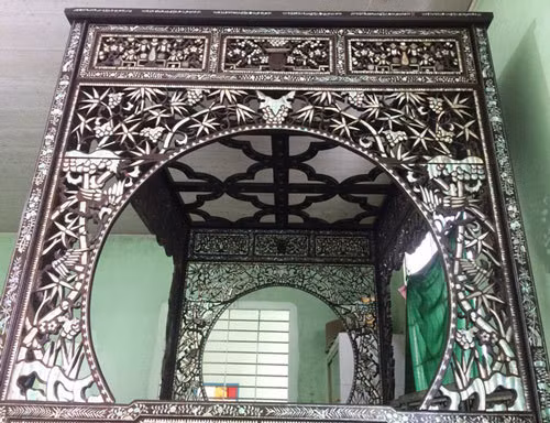 Can canh chiec giuong 100 tuoi gia 2 ty dong o mien Tay-Hinh-9