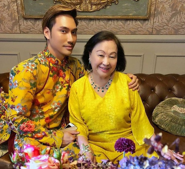 Lý Quí Khánh khoe vườn hoa rộng thênh thang như chốn "bồng lai tiên cảnh" Ly Qui Khanh khoe vuon hoa rong thenh thang nhu chon