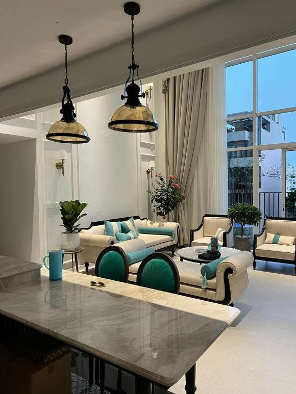 Bên trong căn hộ cao cấp 8 tỷ của ca sỹ Dương Triệu Vũ ở TP HCM - Hình 6 Ben trong can ho cao cap 8 ty cua ca sy Duong Trieu Vu o TP HCM-Hinh-6