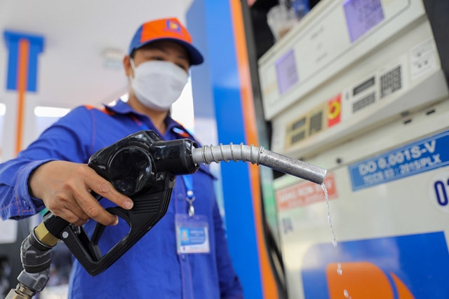Giá xăng hôm nay giảm mạnh Gia xang hom nay giam manh