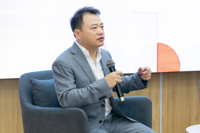 Các năm cấp 3, mẹ Shark Bình bán 2 mảnh đất để nuôi con ăn học Cac nam cap 3, me Shark Binh ban 2 manh dat de nuoi con an hoc