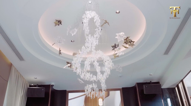 Biệt thự của danh hài Việt Hương được đầu tư 300 tỷ - Hình 7 Biet thu cua danh hai Viet Huong duoc dau tu 300 ty-Hinh-7