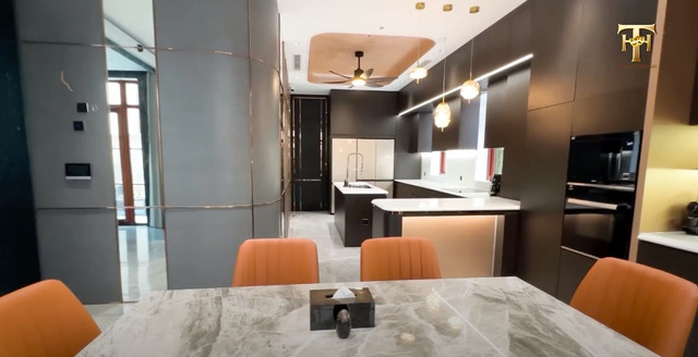 Biệt thự của danh hài Việt Hương được đầu tư 300 tỷ - Hình 9 Biet thu cua danh hai Viet Huong duoc dau tu 300 ty-Hinh-9