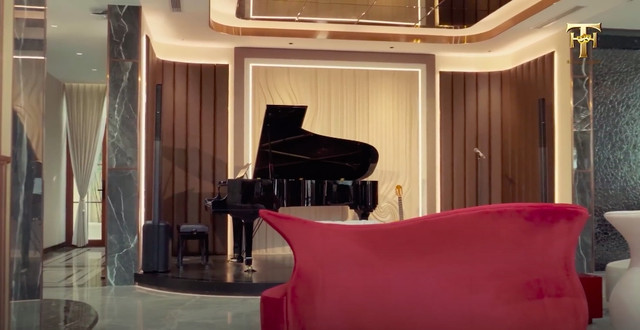 Biệt thự của danh hài Việt Hương được đầu tư 300 tỷ - Hình 4 Biet thu cua danh hai Viet Huong duoc dau tu 300 ty-Hinh-4