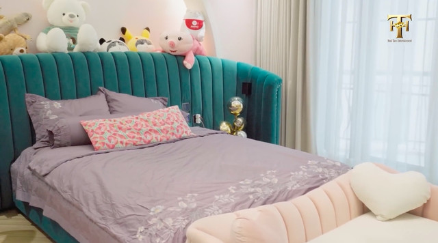 Biệt thự của danh hài Việt Hương được đầu tư 300 tỷ - Hình 10 Biet thu cua danh hai Viet Huong duoc dau tu 300 ty-Hinh-10