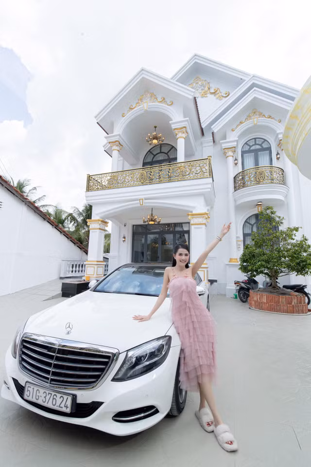 Căn biệt thự Hoa hậu Phan Thị Mơ tặng ba mẹ xây trên khuôn viên rộng 1.000m2 - Hình 5 Can biet thu Hoa hau Phan Thi Mo tang ba me xay tren khuon vien rong 1.000m2-Hinh-5