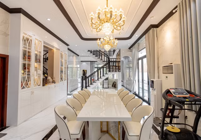 Căn biệt thự Hoa hậu Phan Thị Mơ tặng ba mẹ xây trên khuôn viên rộng 1.000m2 - Hình 10 Can biet thu Hoa hau Phan Thi Mo tang ba me xay tren khuon vien rong 1.000m2-Hinh-10