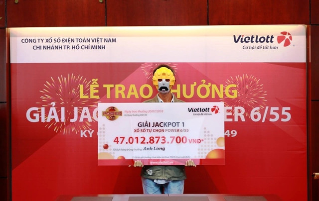 Trúng Vietlott tiền tỷ vẫn đi bán thịt heo ngoài chợ - Hình 4 Trung Vietlott tien ty van di ban thit heo ngoai cho-Hinh-4