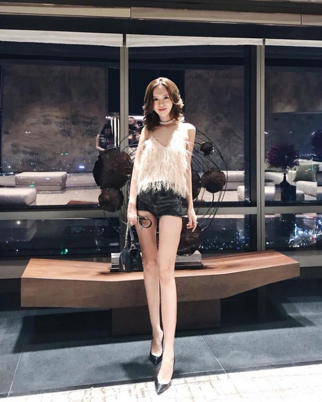 Tiểu thư của hội Rich Kid khoe body cực nóng đố ai rời mắt được - Hình 9 Tieu thu cua hoi Rich Kid khoe body cuc nong do ai roi mat duoc-Hinh-9
