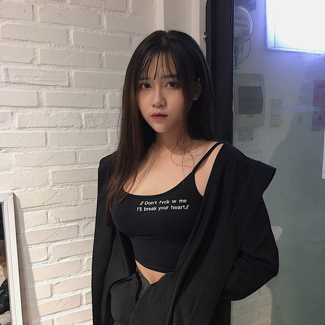 Thiếu nữ 2K1 mặt xinh hơn hotgirl, vòng một siêu to cực phẩm - Hình 3 Thieu nu 2K1 mat xinh hon hotgirl, vong mot sieu to cuc pham-Hinh-3