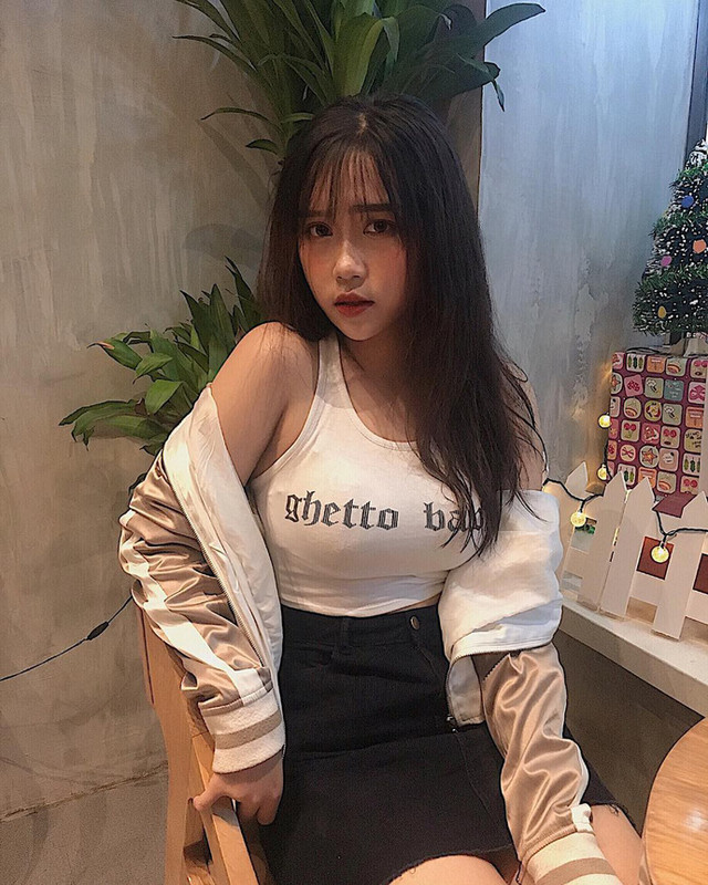 Thiếu nữ 2K1 mặt xinh hơn hotgirl, vòng một siêu to cực phẩm - Hình 4 Thieu nu 2K1 mat xinh hon hotgirl, vong mot sieu to cuc pham-Hinh-4