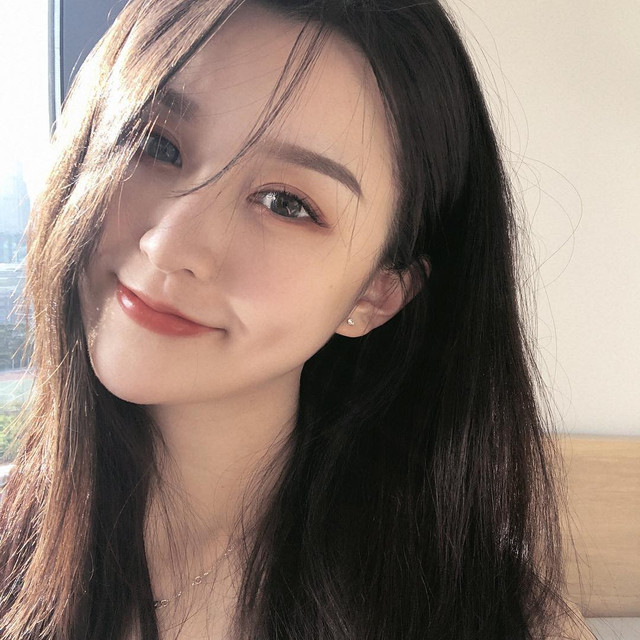 Nữ thần ảnh thẻ đẹp bất chấp khiến người nhìn ngẩn ngơ - Hình 3 Nu than anh the dep bat chap khien nguoi nhin ngan ngo-Hinh-3