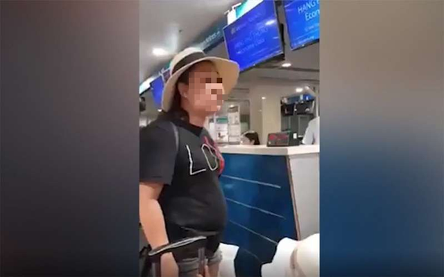Trước nữ đại úy quậy sân bay Tân Sơn Nhất có hành khách nào gây phẫn nộ dư luận Truoc nu dai uy quay san bay Tan Son Nhat co hanh khach nao gay phan no du luan