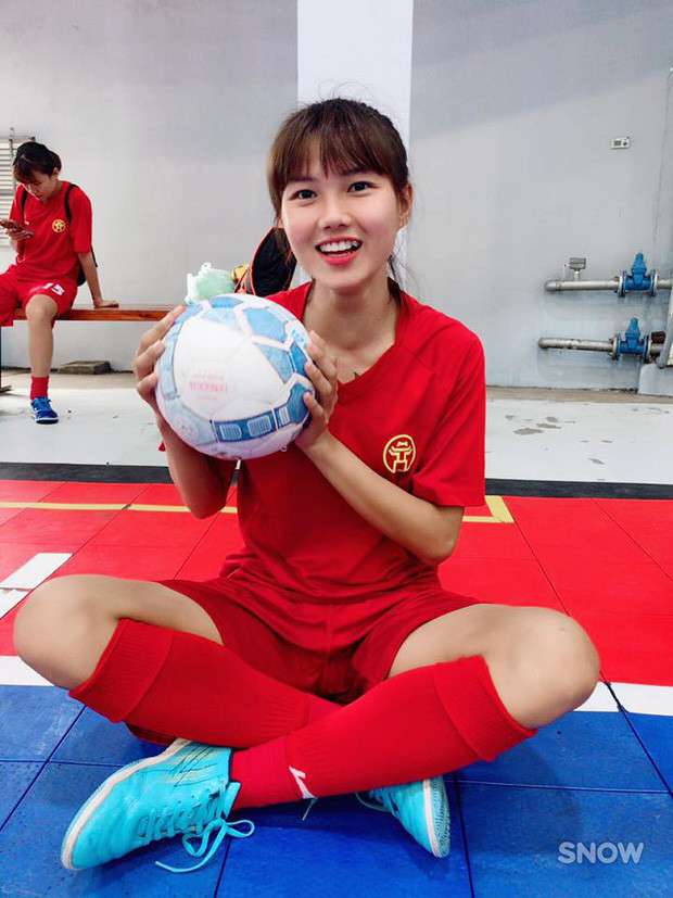 Hotgirl tuyển bóng đã nữ Việt Nam vừa đánh bại Thái Lan đẹp hút hồn - Hình 9 Hotgirl tuyen bong da nu Viet Nam vua danh bai Thai Lan dep hut hon-Hinh-9