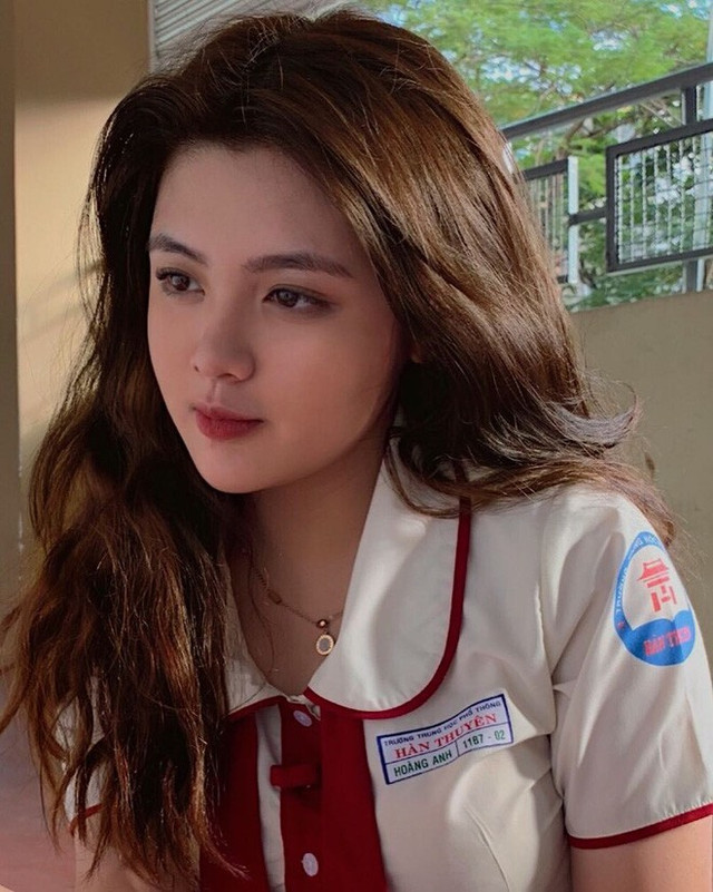 Vẻ nóng bỏng khó rời mắt của dàn hotgirl Việt chiếm sóng mạng xã hội - Hình 11 Ve nong bong kho roi mat cua dan hotgirl Viet chiem song mang xa hoi-Hinh-11