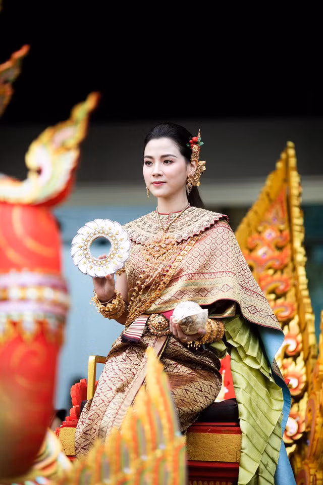 CDM nao loan voi nhan sac cuc pham cua “nu than Thungsa” trong Tet te nuoc-Hinh-7