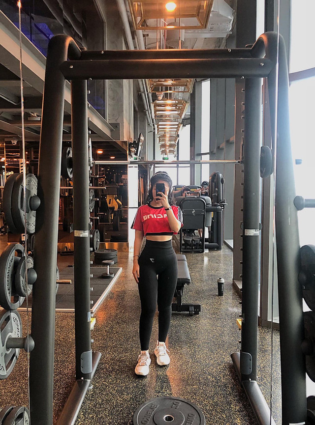 Lộ ảnh quá khứ hotgirl của ngành hàng không - Hình 5 Lo anh qua khu hotgirl cua nganh hang khong-Hinh-5