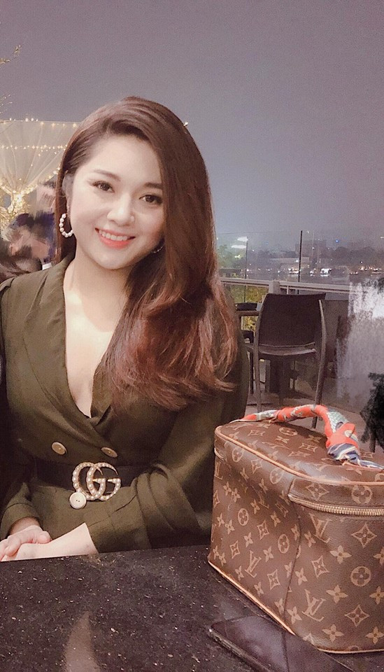 Nhan sắc khó cưỡng của MC thể thao lấp ló vòng 1 trên truyền hình - Hình 9 Nhan sac kho cuong cua MC the thao lap lo vong 1 tren truyen hinh-Hinh-9