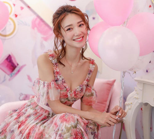 Nữ HLV Yoga khoe đường cong nóng bỏng, gương mặt xinh đẹp như thiên thần Nu HLV Yoga khoe duong cong nong bong, guong mat xinh dep nhu thien than