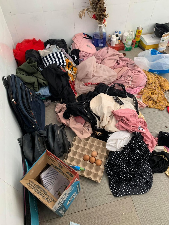 Hotgirl sang chảnh nhưng về tới phòng trọ ở bẩn không ai chịu nổi - Hình 2 Hotgirl sang chanh nhung ve toi phong tro o ban khong ai chiu noi-Hinh-2