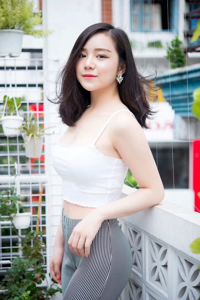Hot girl World Cup khiến các thanh niên nhức mắt với điệu nhảy uốn éo - Hình 7 Hot girl World Cup khien cac thanh nien nhuc mat voi dieu nhay uon eo-Hinh-7