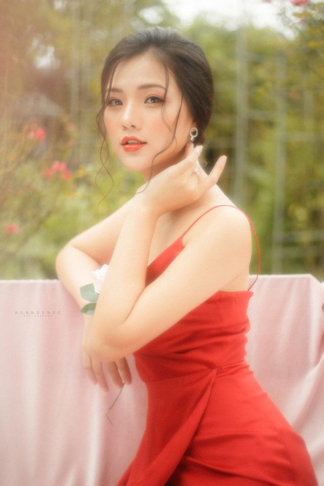 Cận mặt 'nàng thơ Hà thành' làm rụng tim nhiều người Can mat 'nang tho Ha thanh' lam rung tim nhieu nguoi