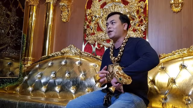 Nhung lan Phuc XO lam mau khoe 