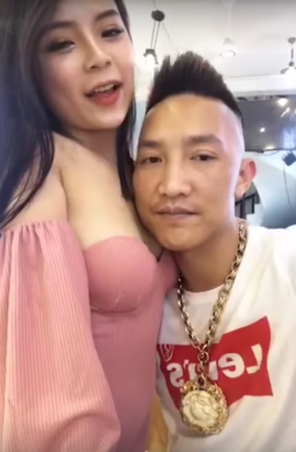 Body gây choáng của bạn gái Huấn Hoa Hồng Body gay choang cua ban gai Huan Hoa Hong