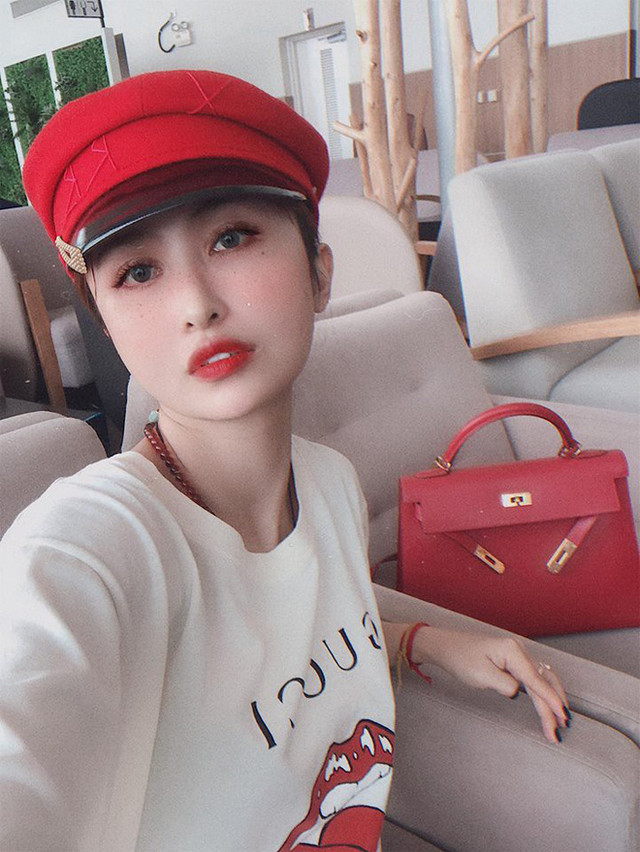 Vợ thứ 2 của đại gia Minh Nhựa gây ngỡ ngàng với nhan sắc như con gái 18 - Hình 7 Vo thu 2 cua dai gia Minh Nhua gay ngo ngang voi nhan sac nhu con gai 18-Hinh-7