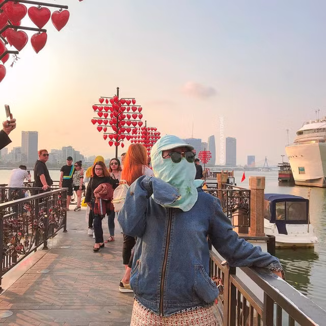 Cười vỡ bụng với "thời trang Ninja" check in muôn nơi của hội chị em - Hình 8 Cuoi vo bung voi