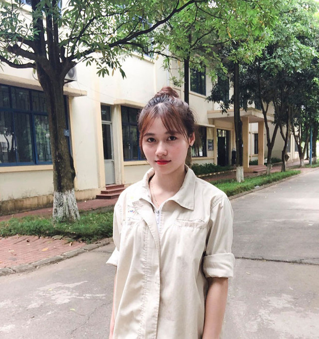 Nữ công nhân đẹp như Ninh Dương Lan Ngọc, thu hút mọi ánh nhìn - Hình 3 Nu cong nhan dep nhu Ninh Duong Lan Ngoc, thu hut moi anh nhin-Hinh-3