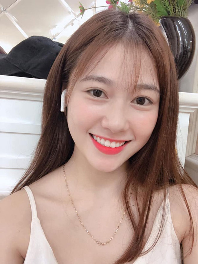Nữ công nhân đẹp như Ninh Dương Lan Ngọc, thu hút mọi ánh nhìn - Hình 4 Nu cong nhan dep nhu Ninh Duong Lan Ngoc, thu hut moi anh nhin-Hinh-4